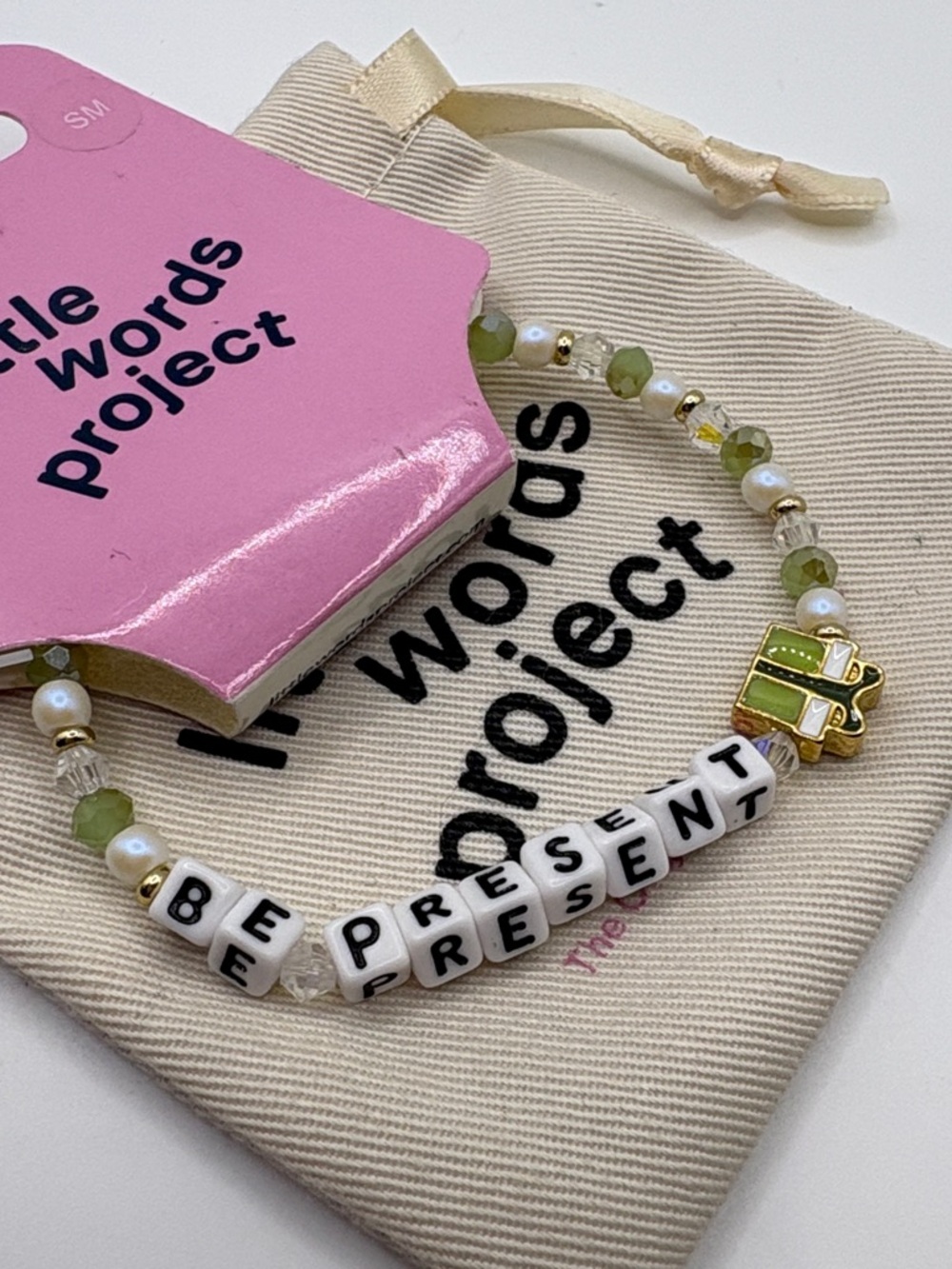 'Be Present' Bracelet - Green & Gold - Picture 6 of 6